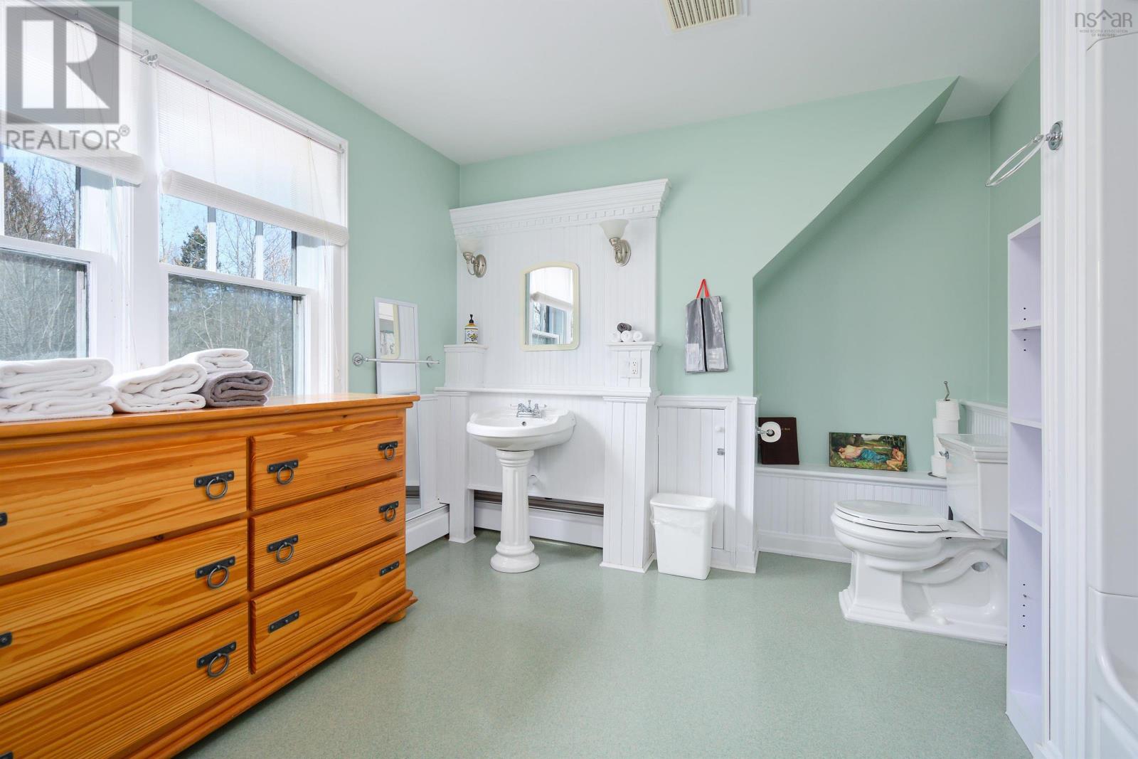 555 Chebucto, Baddeck, Nova Scotia  B0E 1B0 - Photo 26 - 202510971