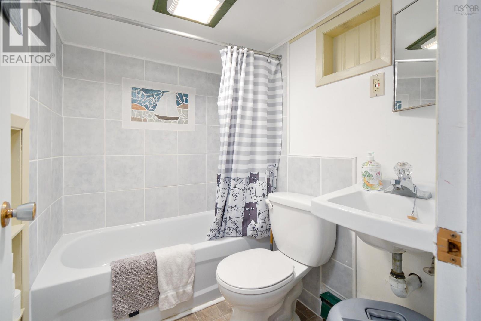 555 Chebucto, Baddeck, Nova Scotia  B0E 1B0 - Photo 45 - 202510971