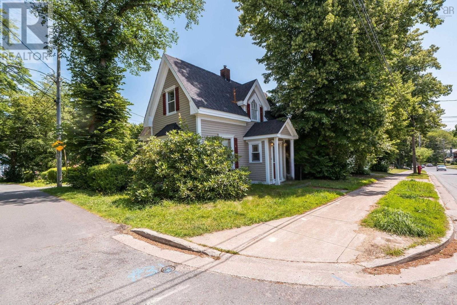 77 Pleasant Street, Dartmouth, Nova Scotia  B2Y 3P6 - Photo 1 - 202518857