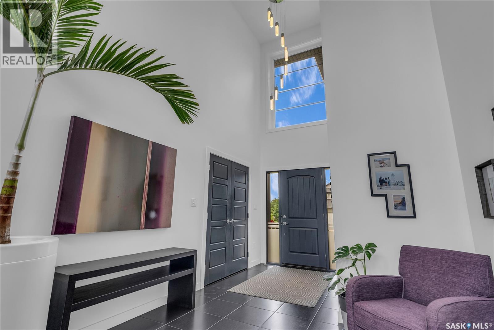 Property at 707 Atton CRESCENT image 2
