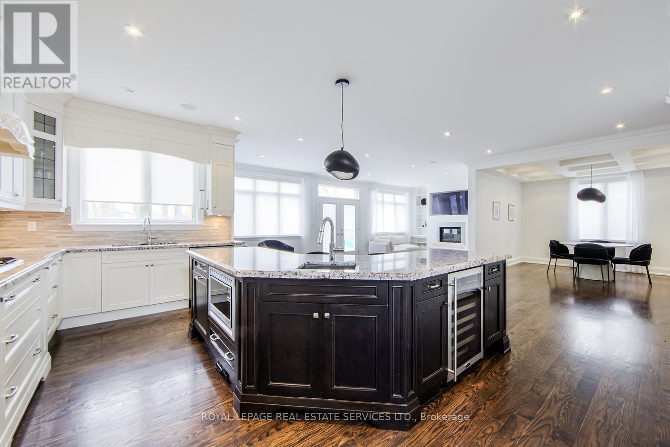 Property at 21A ROYCREST AVENUE image 3