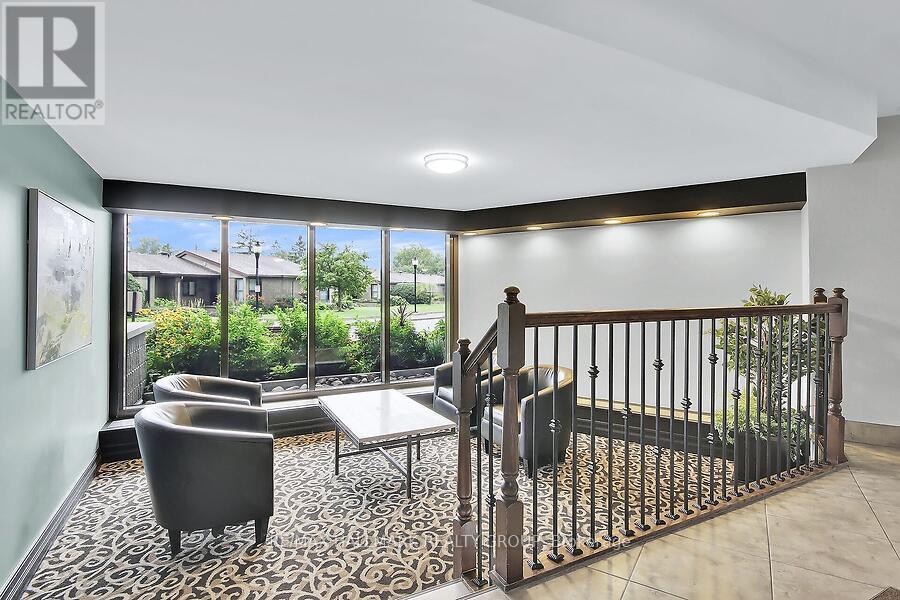 705 - 1081 Ambleside Drive, Ottawa, Ontario  K2B 8C8 - Photo 3 - X12331863