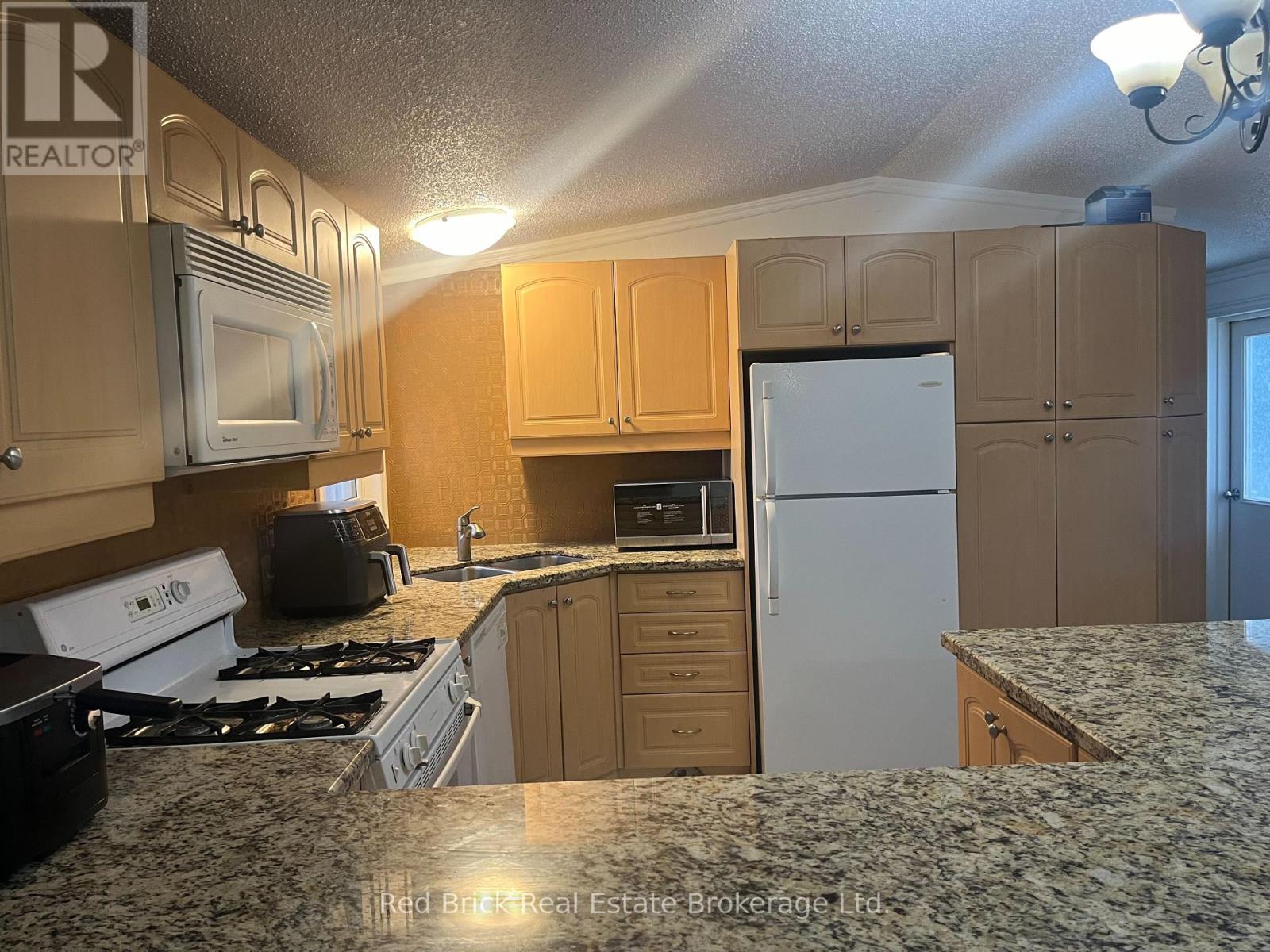 6 Lane Street, Centre Wellington, Ontario  N1M 2W5 - Photo 4 - X12281778