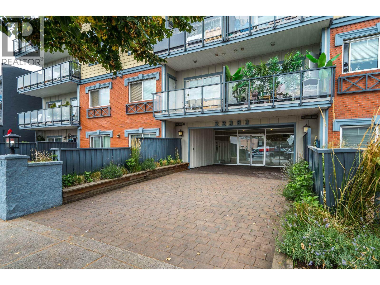 207 22363 Selkirk Avenue, Maple Ridge, British Columbia  V2X 2X6 - Photo 2 - R3034831