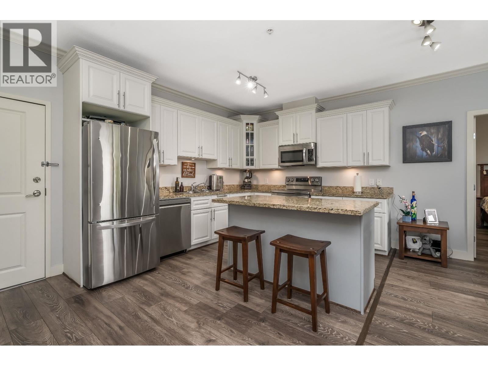 207 22363 Selkirk Avenue, Maple Ridge, British Columbia  V2X 2X6 - Photo 3 - R3034831