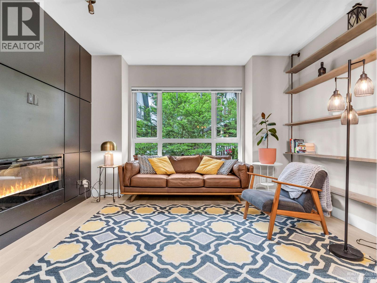 6 238 CAMATA STREET, new westminster, British Columbia