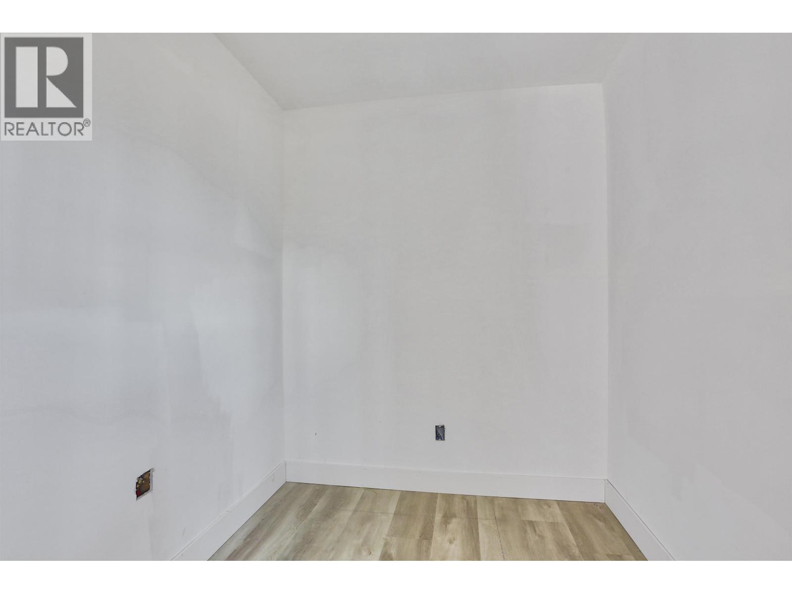 201 Finnigan Street, Coquitlam, British Columbia  V3K 5J3 - Photo 26 - R3020642