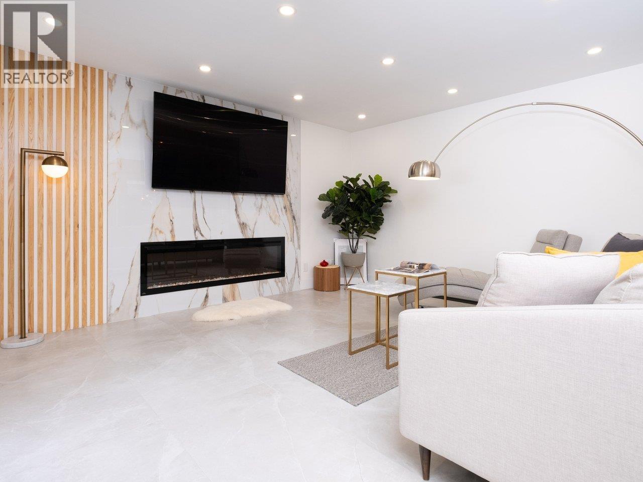 Property at 4283 CAPILANO ROAD image 3