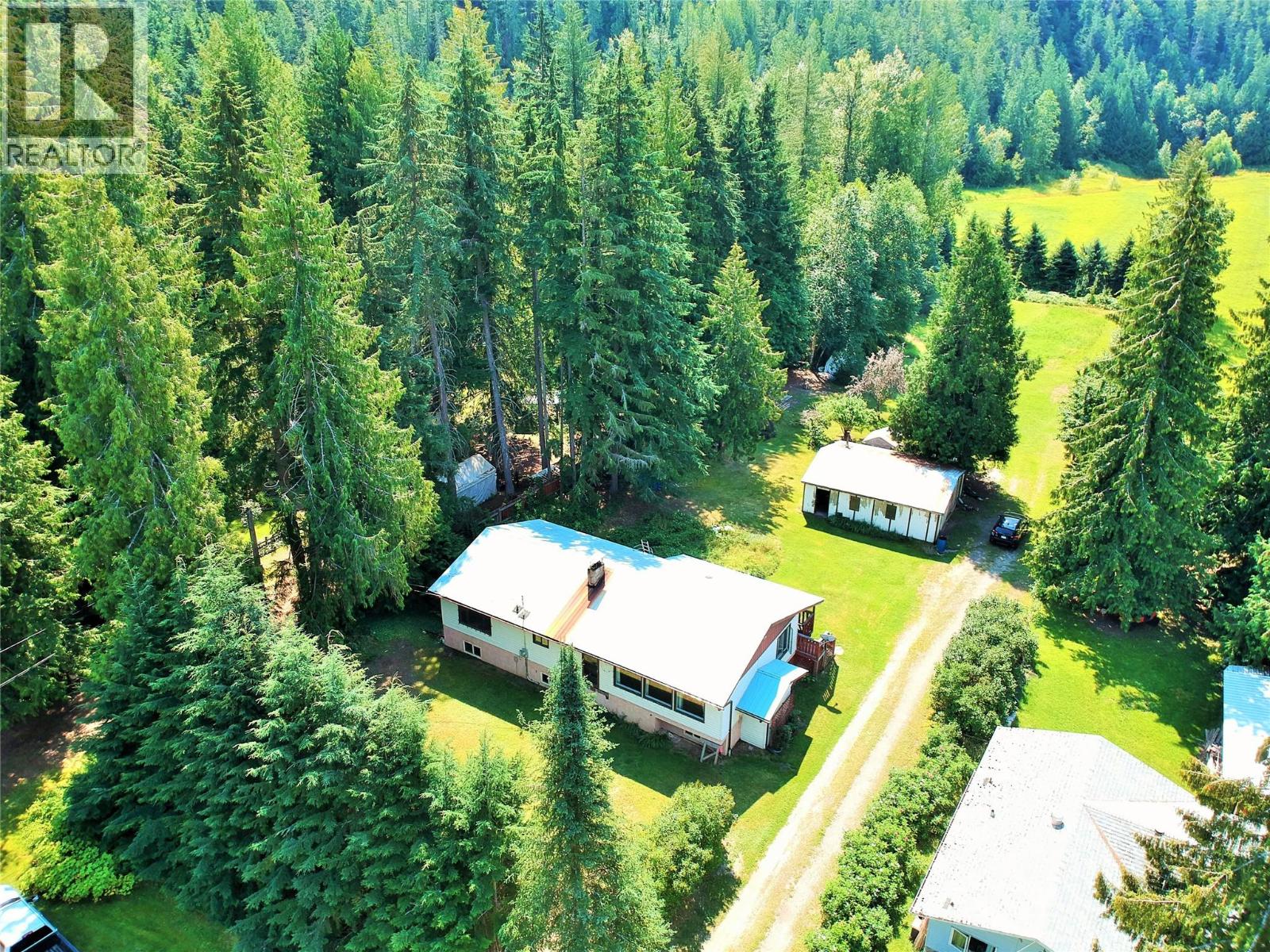 1825 Stepp Pit Road, Sicamous, British Columbia