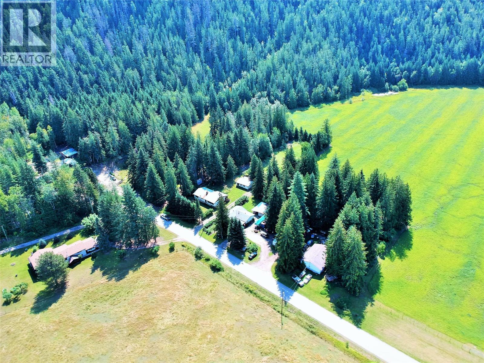 1825 Stepp Pit Road, Sicamous, British Columbia  V0E 2V1 - Photo 4 - 10358567