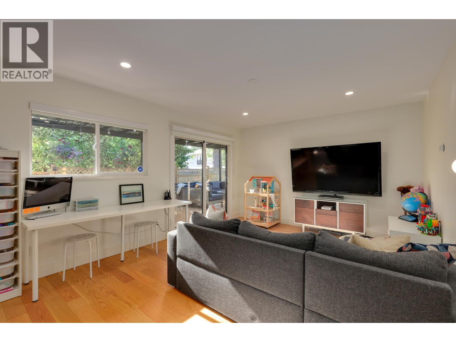 2587 Larkin Avenue, Port Coquitlam, British Columbia  V3B 2H8 - Photo 13 - R3034846