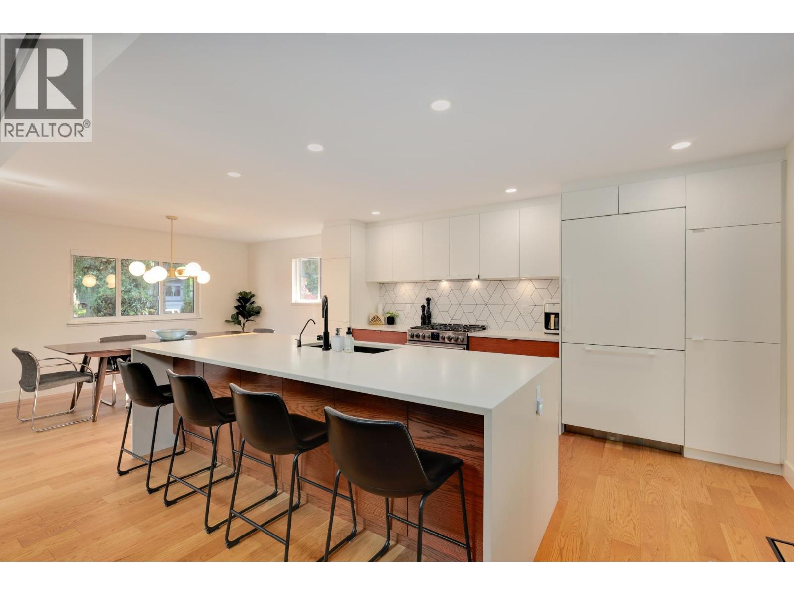 Property at 2587 LARKIN AVENUE image 5