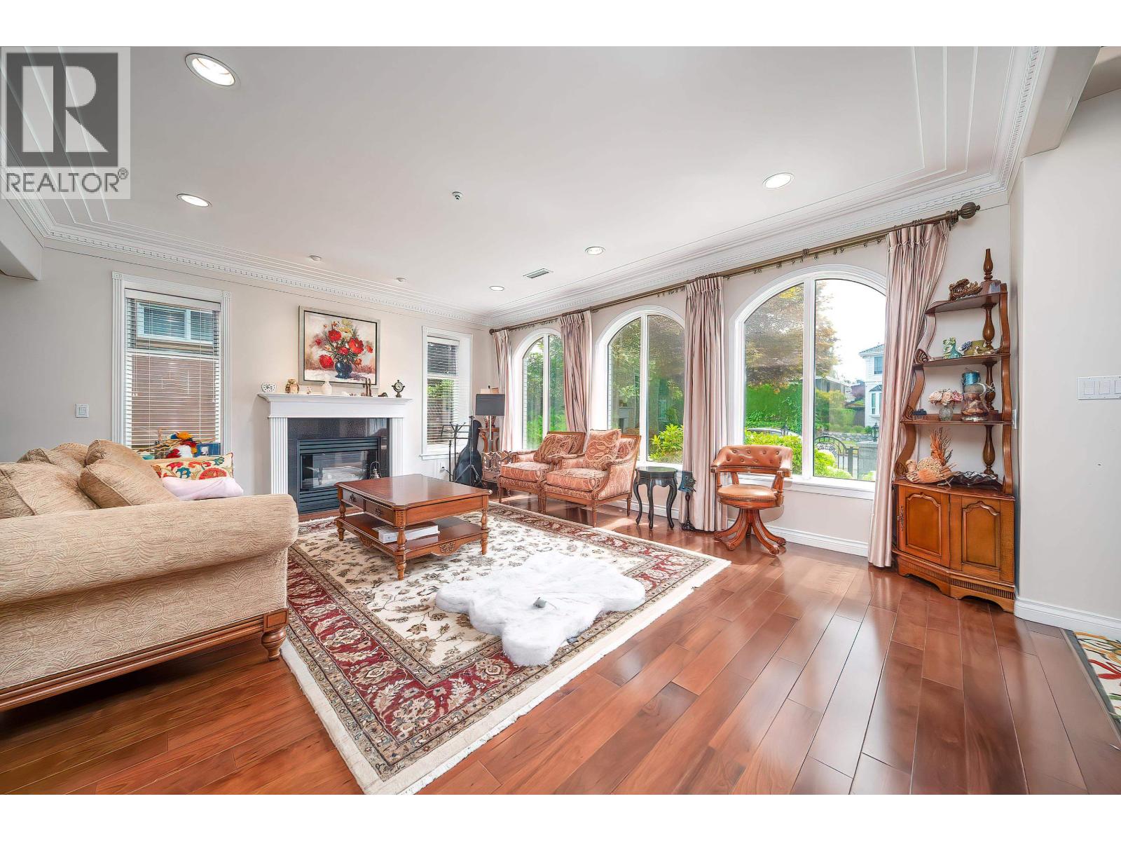 Property at 2407 W 18TH AVENUE image 2