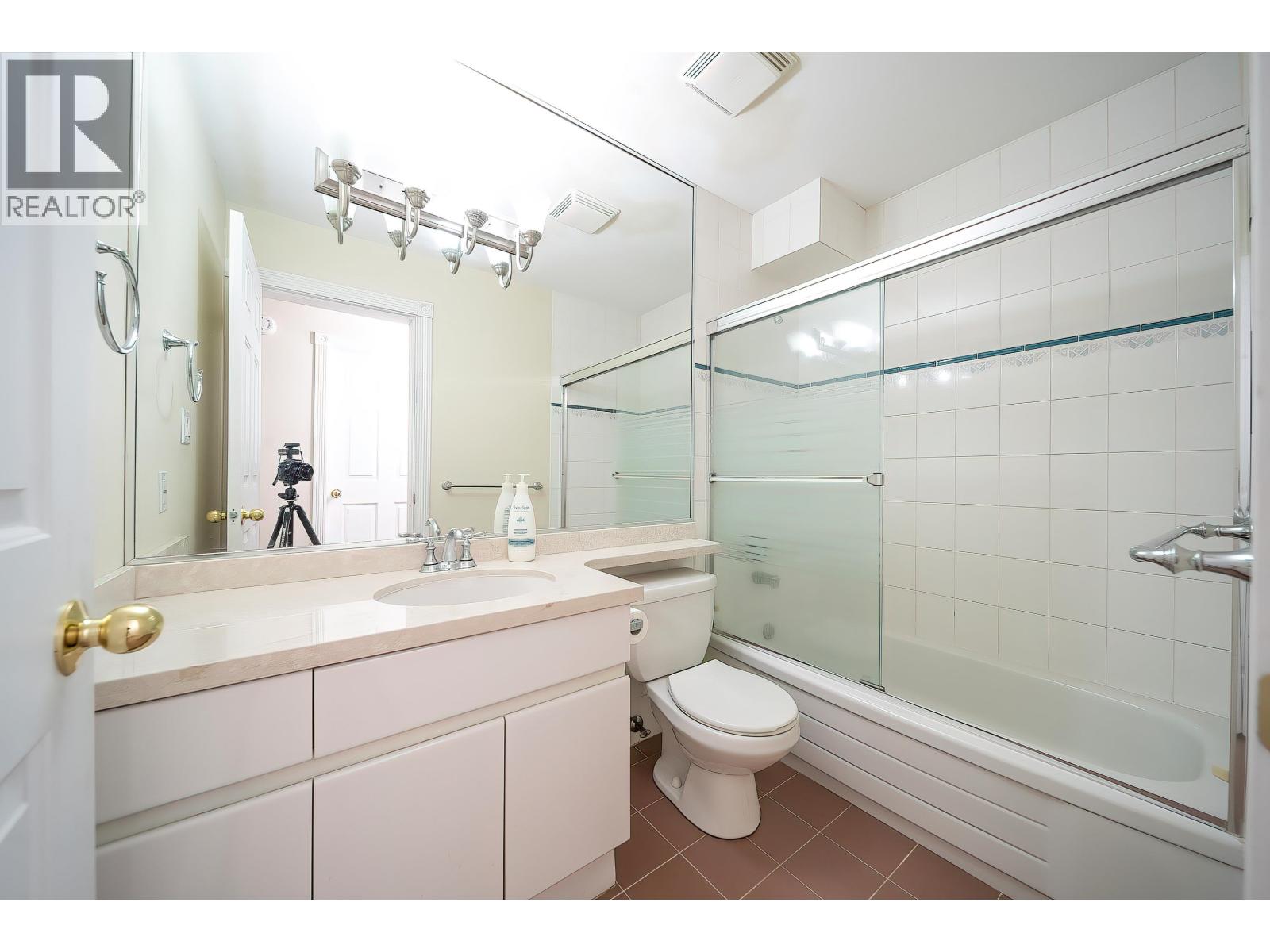 2407 W 18th Avenue, Vancouver, British Columbia  V6L 1A9 - Photo 30 - R3034861