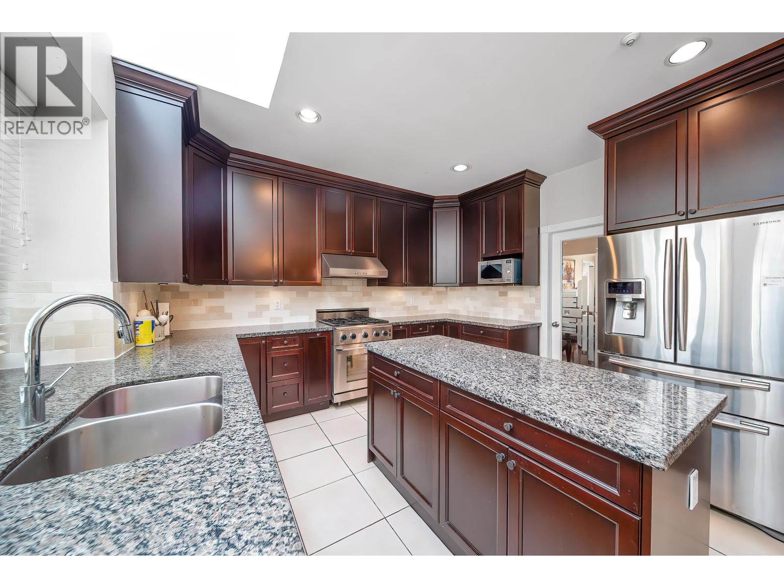 2407 W 18th Avenue, Vancouver, British Columbia  V6L 1A9 - Photo 6 - R3034861