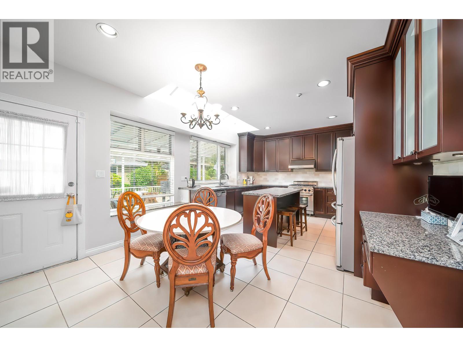 2407 W 18th Avenue, Vancouver, British Columbia  V6L 1A9 - Photo 8 - R3034861