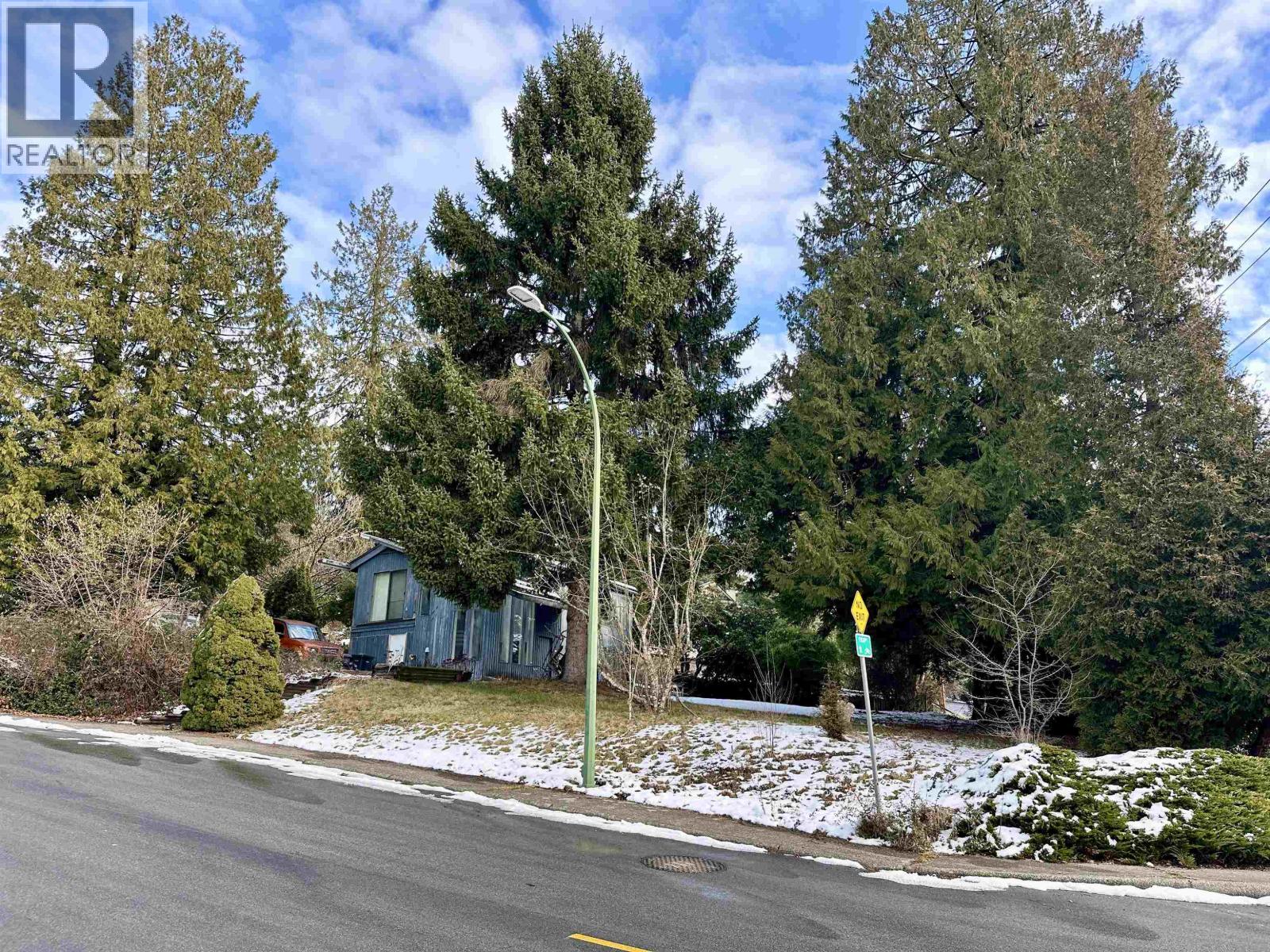 Property at 280 MARINER WAY image 2