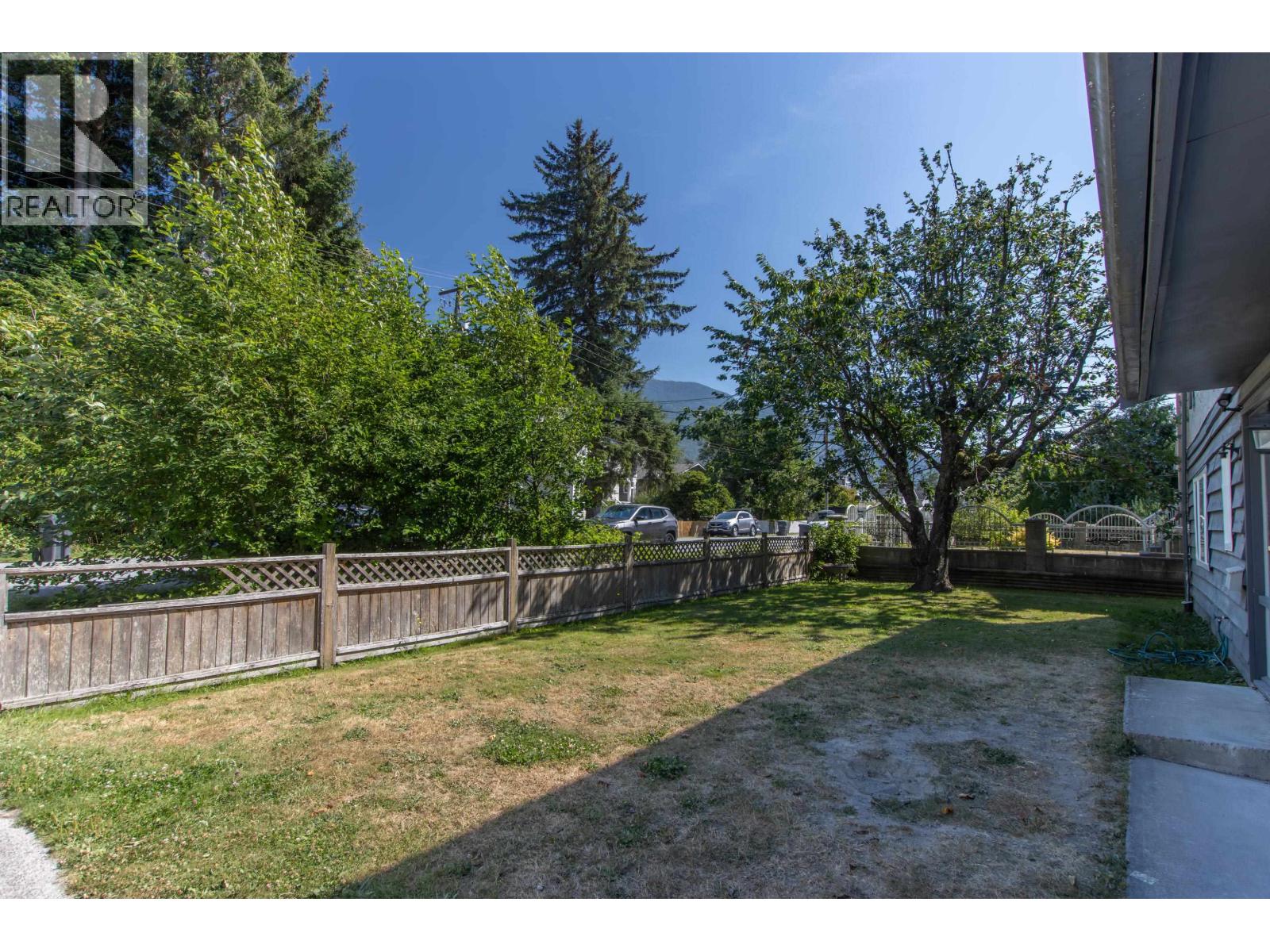 Property at 38069 FIFTH AVENUE image 2