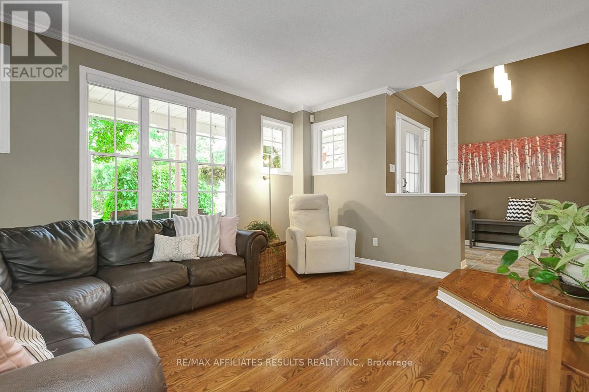 35 Crantham Crescent, Ottawa, Ontario  K2S 1R2 - Photo 11 - X12331870