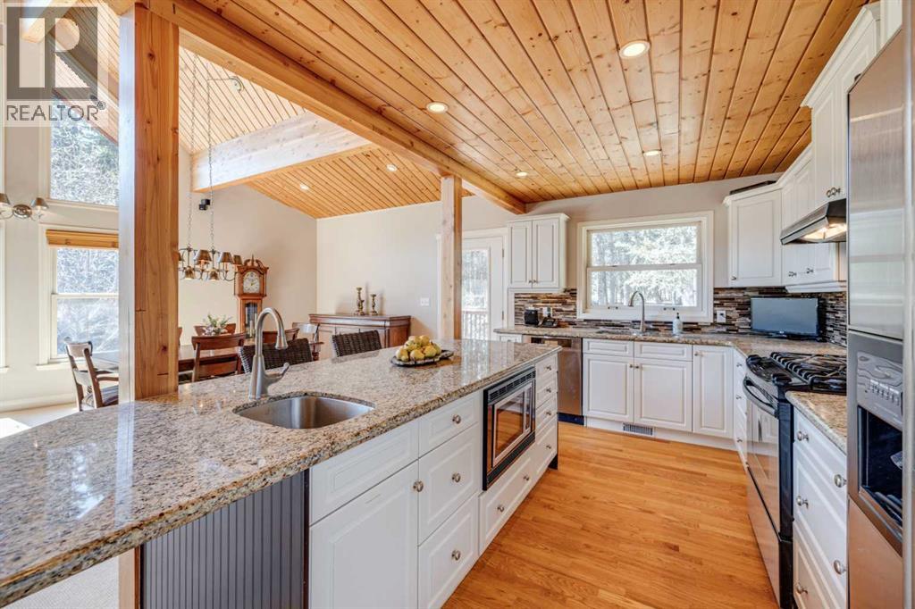 118 Mountain Lion Drive, Bragg Creek, Alberta  T0L 0K0 - Photo 19 - A2215187