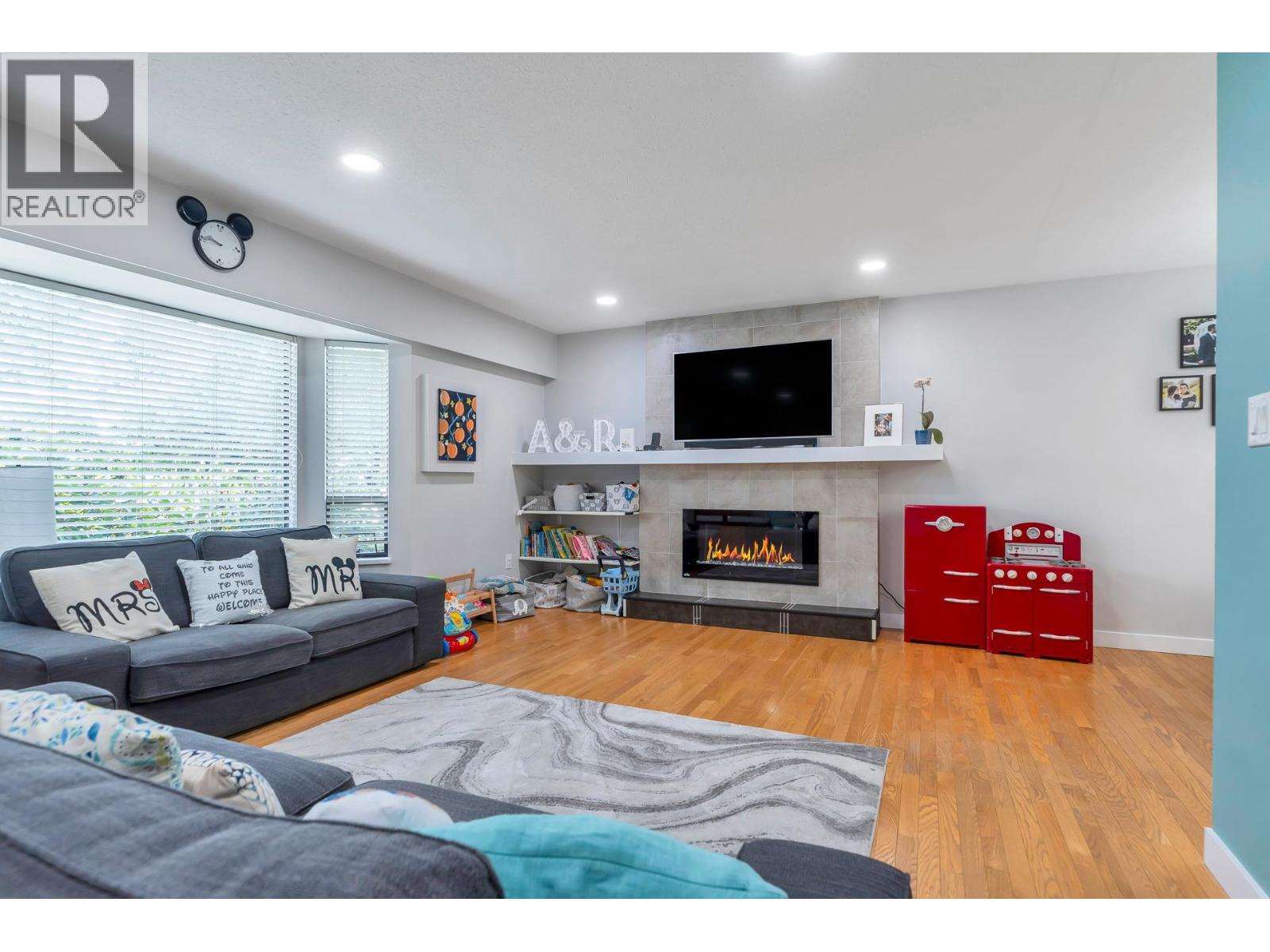 21652 121 Avenue, Maple Ridge, British Columbia  V2X 3S6 - Photo 3 - R3034693