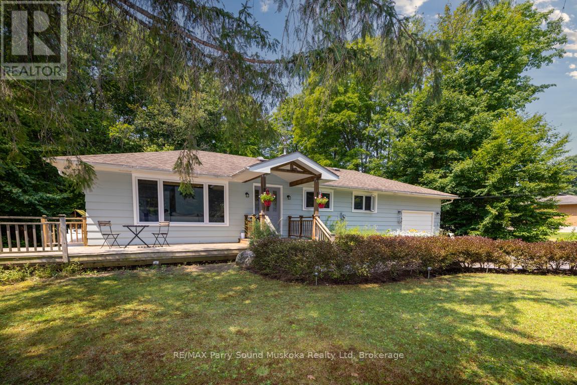 20 Sandy Plains Road, Seguin, Ontario  P2A 2W8 - Photo 2 - X12331471