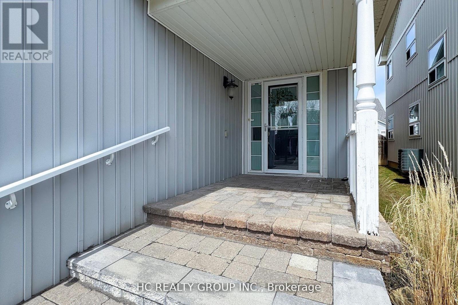 Property at 8 BEAUMARIS CRESCENT image 3