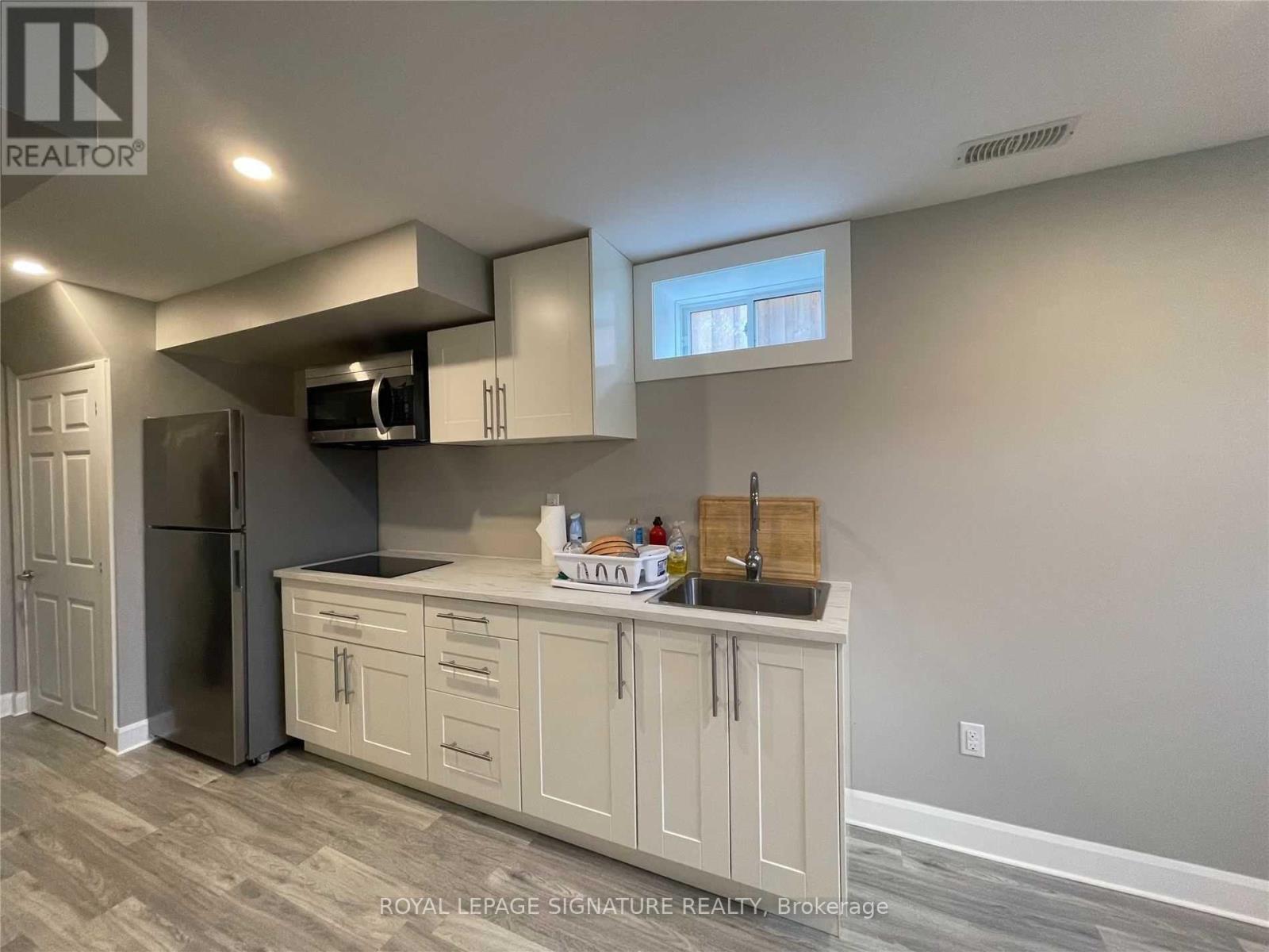 174 Wagner Crescent, Essa, Ontario  L0M 1B6 - Photo 2 - N12331888