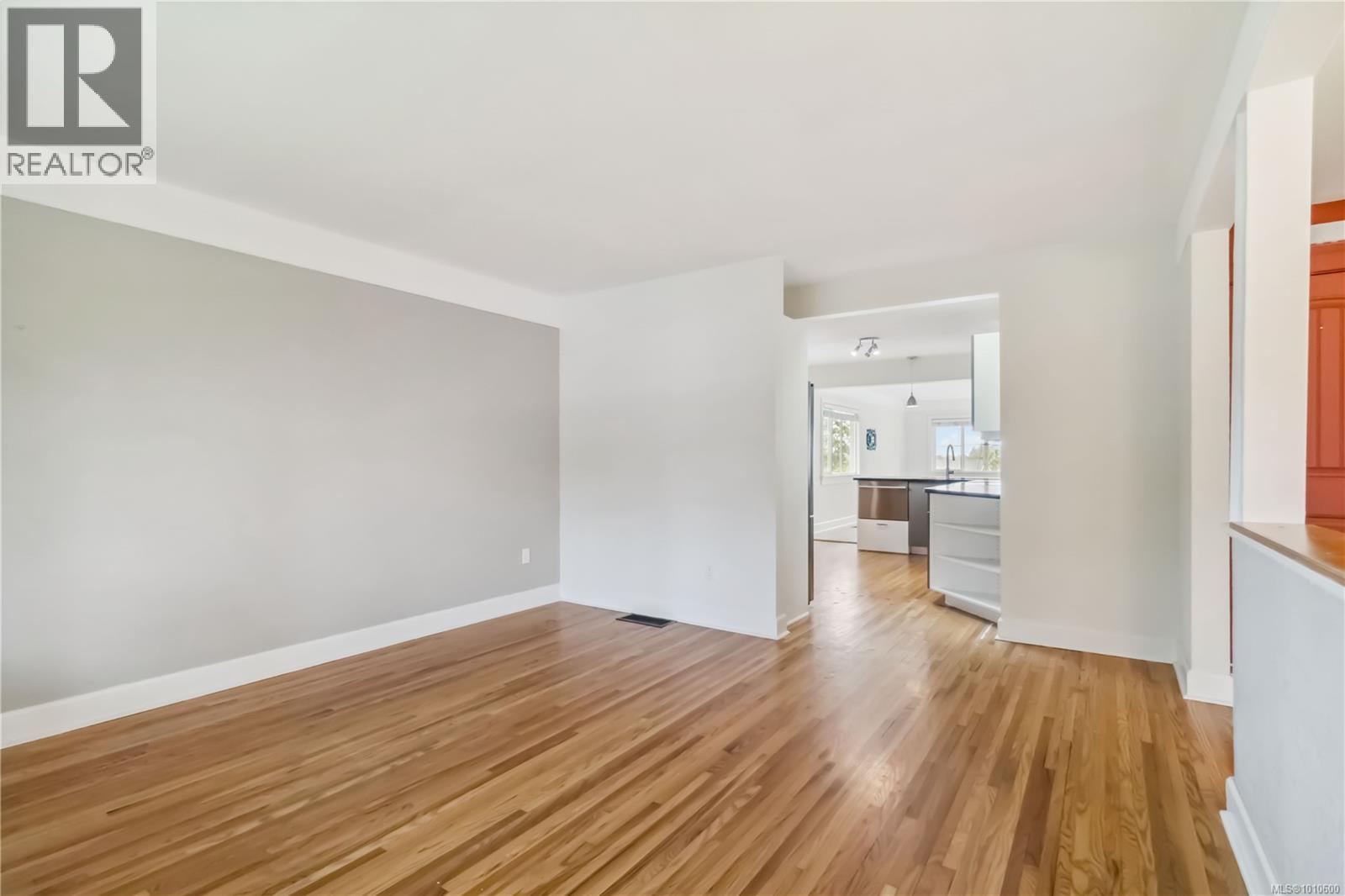 Property at 1273 HOLLOWAY St image 5