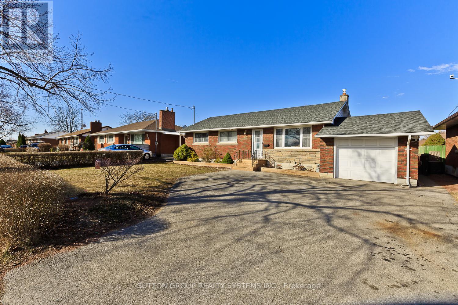 359 Bunting Road, St. Catharines, Ontario  L2M 3Y5 - Photo 2 - X12331887