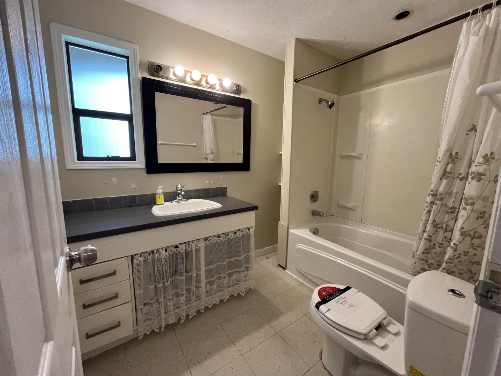 32827 14th Avenue, Mission, British Columbia  V2V 6C1 - Photo 19 - R3021579