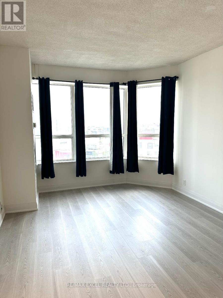 Property at 709 - 6 HUMBERLINE DRIVE image 3