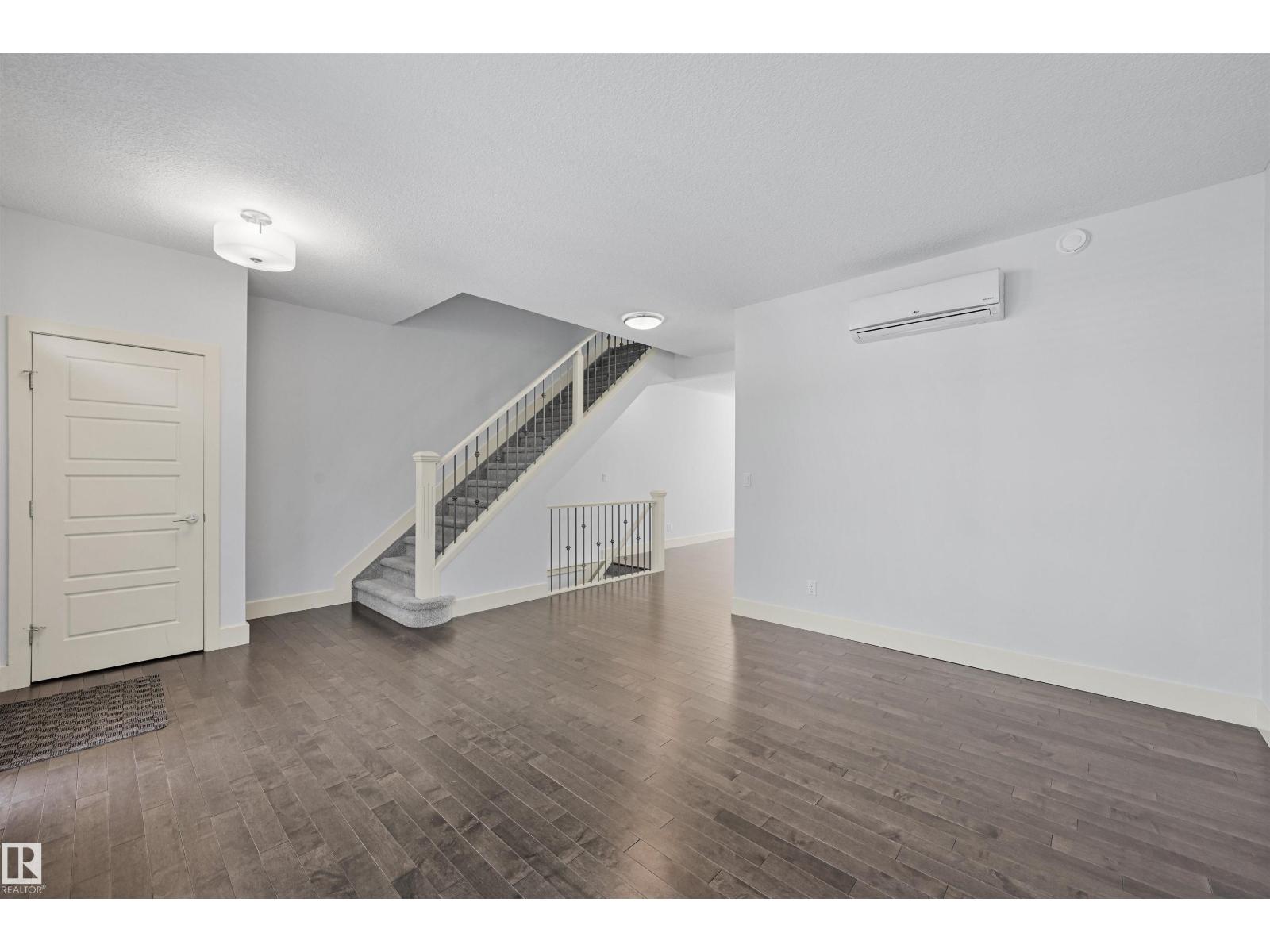 7506 May Cm Nw, Edmonton, Alberta  T6R 0G9 - Photo 7 - E4448183
