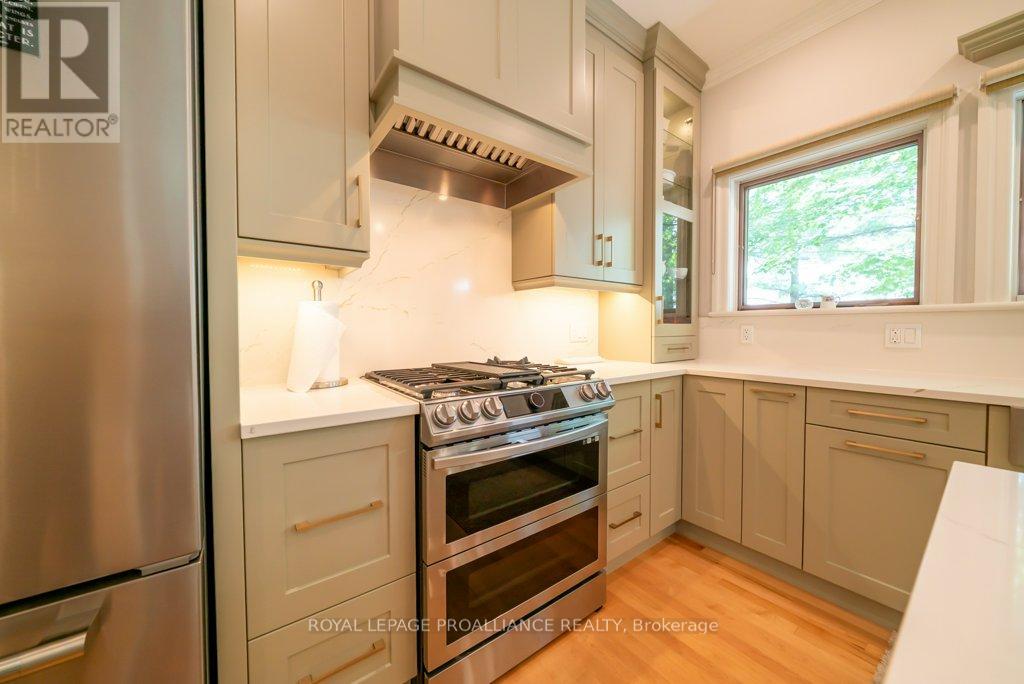 403 Henniger Road, Addington Highlands, Ontario  K0H 1K0 - Photo 12 - X12331928