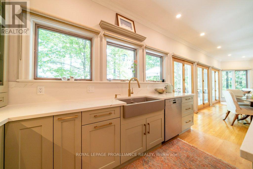 403 Henniger Road, Addington Highlands, Ontario  K0H 1K0 - Photo 13 - X12331928