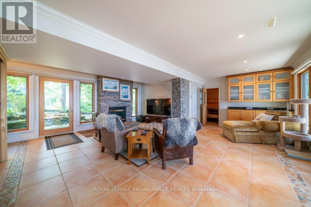 403 Henniger Road, Addington Highlands, Ontario  K0H 1K0 - Photo 25 - X12331928