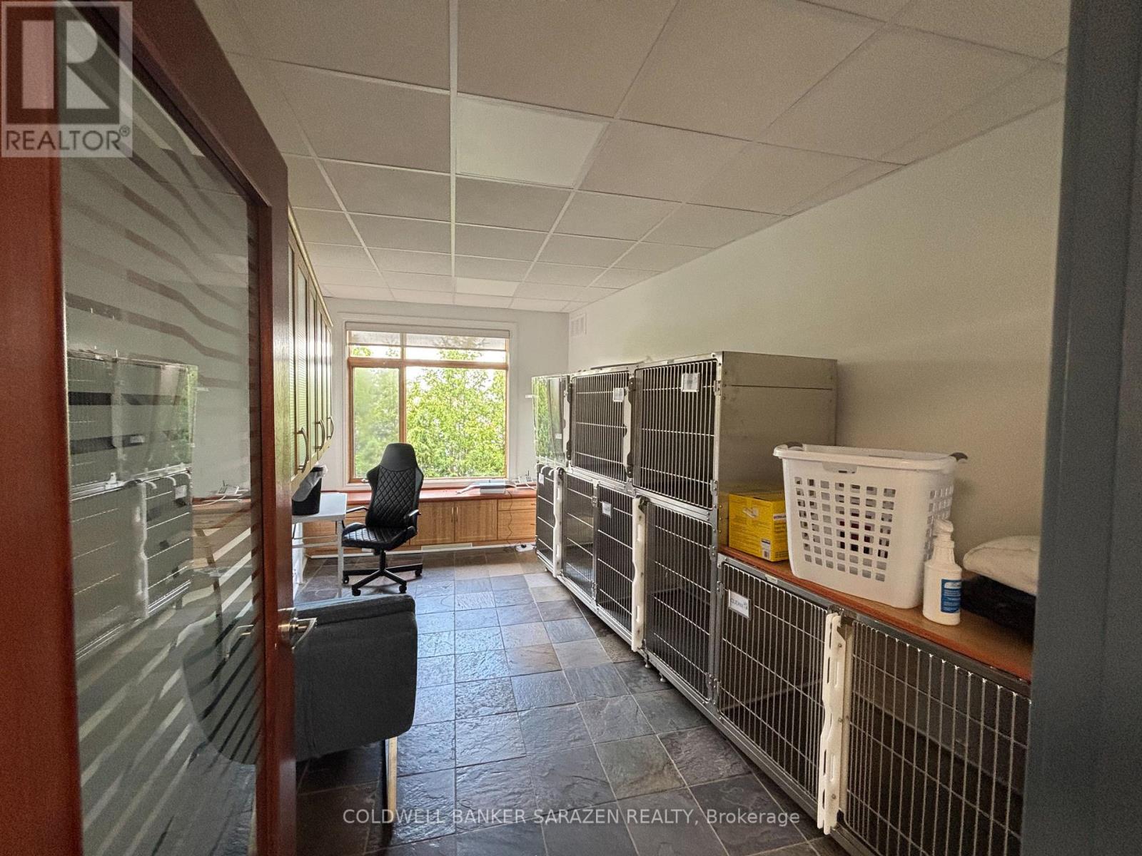 200 - 878 Boyd Avenue, Ottawa, Ontario  K2A 2E3 - Photo 11 - X12331920