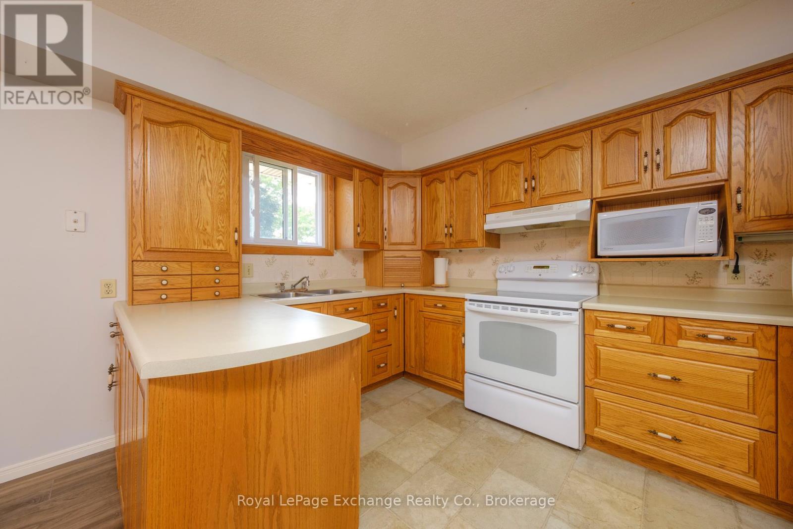 426 Elgin Street, Huron-Kinloss, Ontario  N0G 2H0 - Photo 16 - X12331944