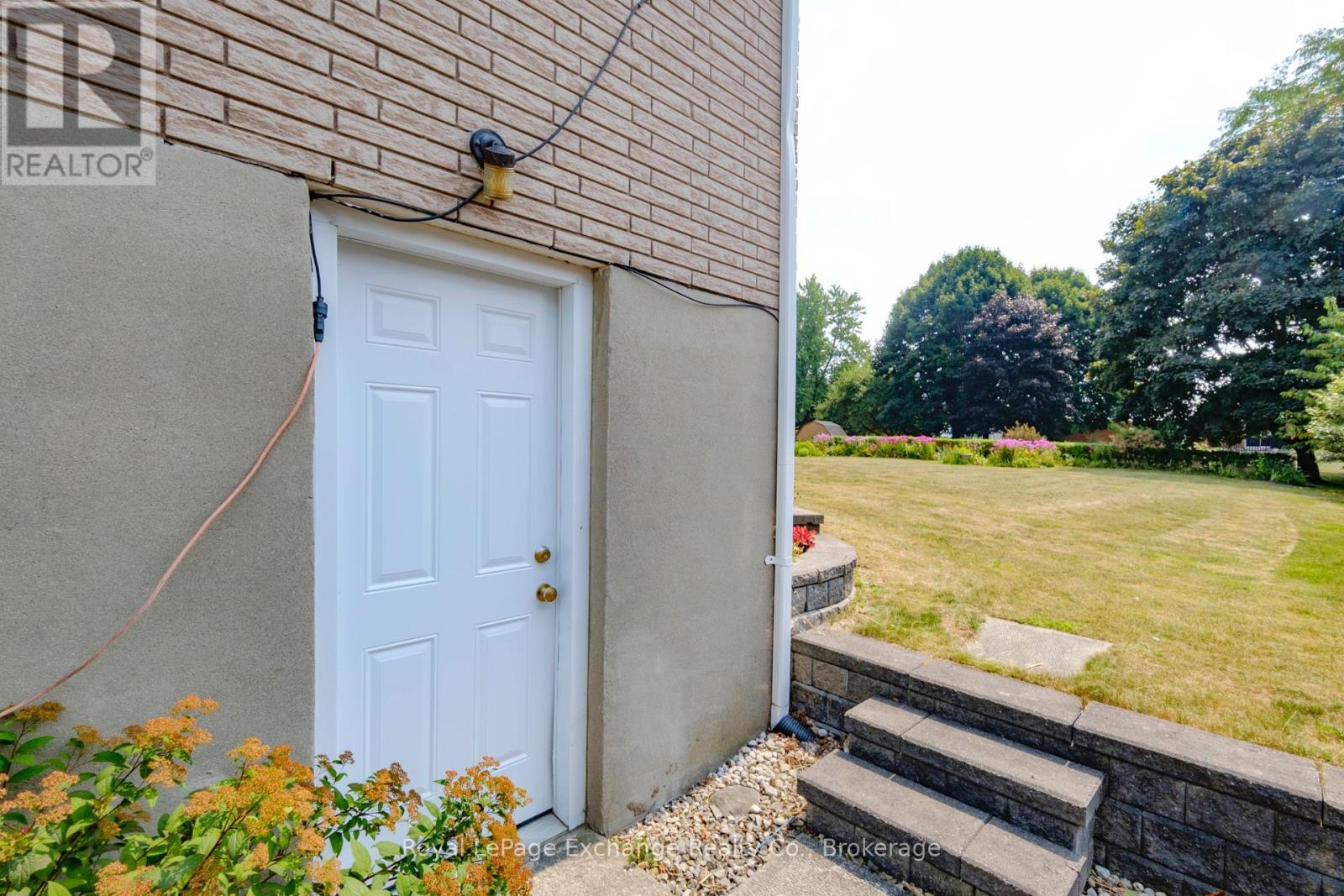 426 Elgin Street, Huron-Kinloss, Ontario  N0G 2H0 - Photo 5 - X12331944