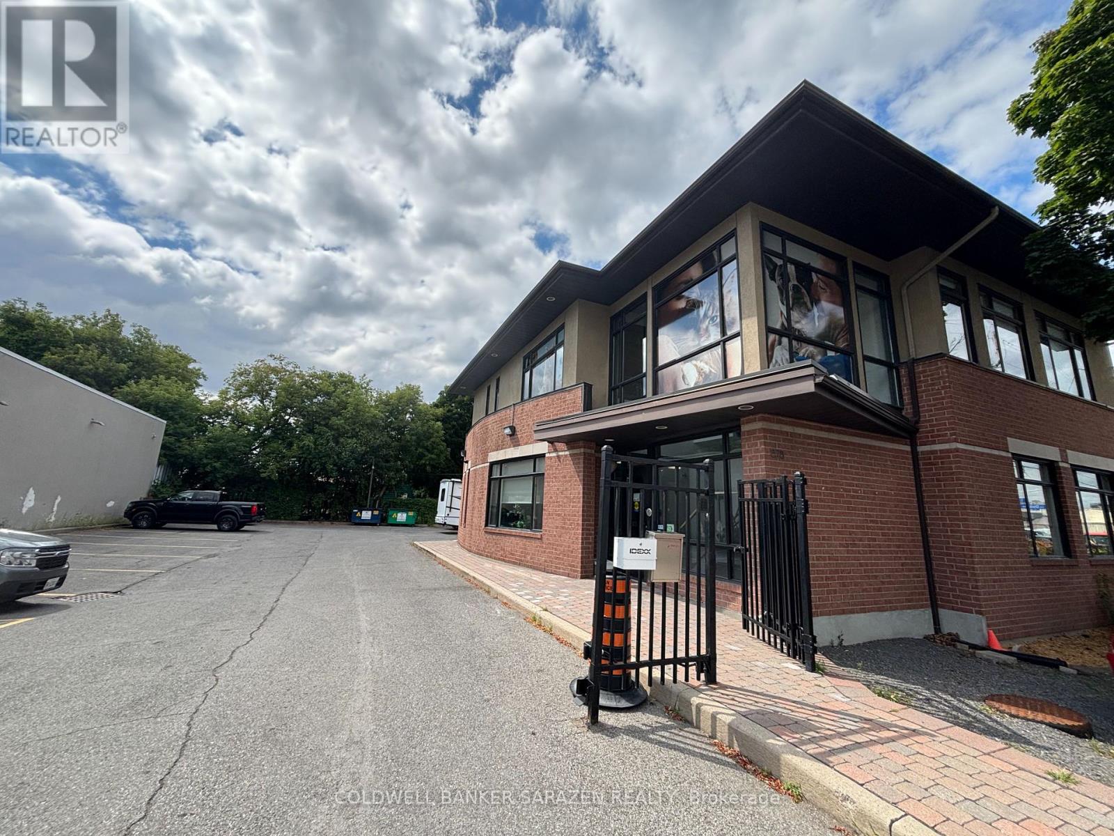 200 - 878 Boyd Avenue, Ottawa, Ontario  K2A 2E3 - Photo 2 - X12331920
