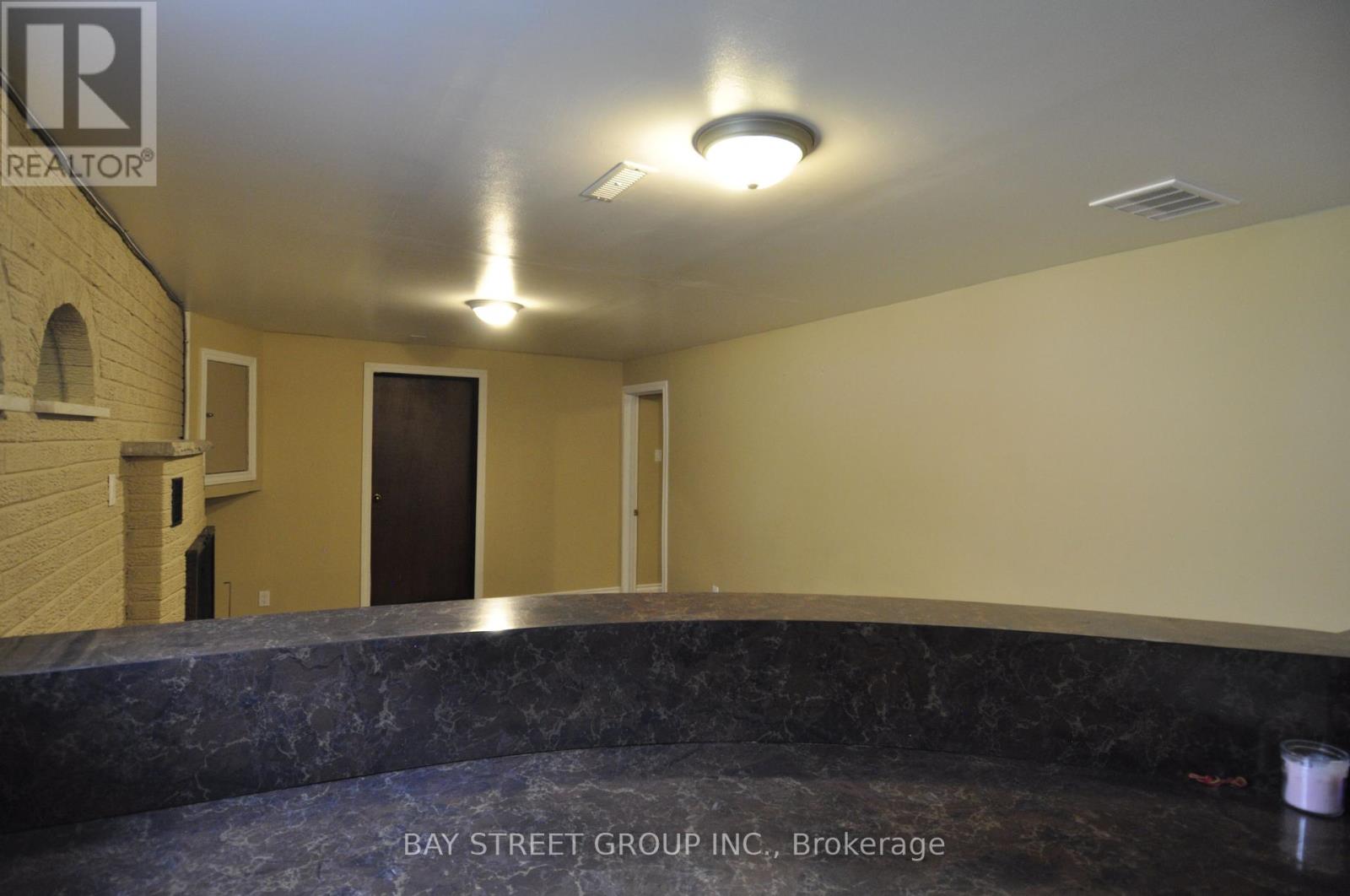 Lower - 3400 Frobex Court, Mississauga, Ontario  L5C 2B5 - Photo 6 - W12331930