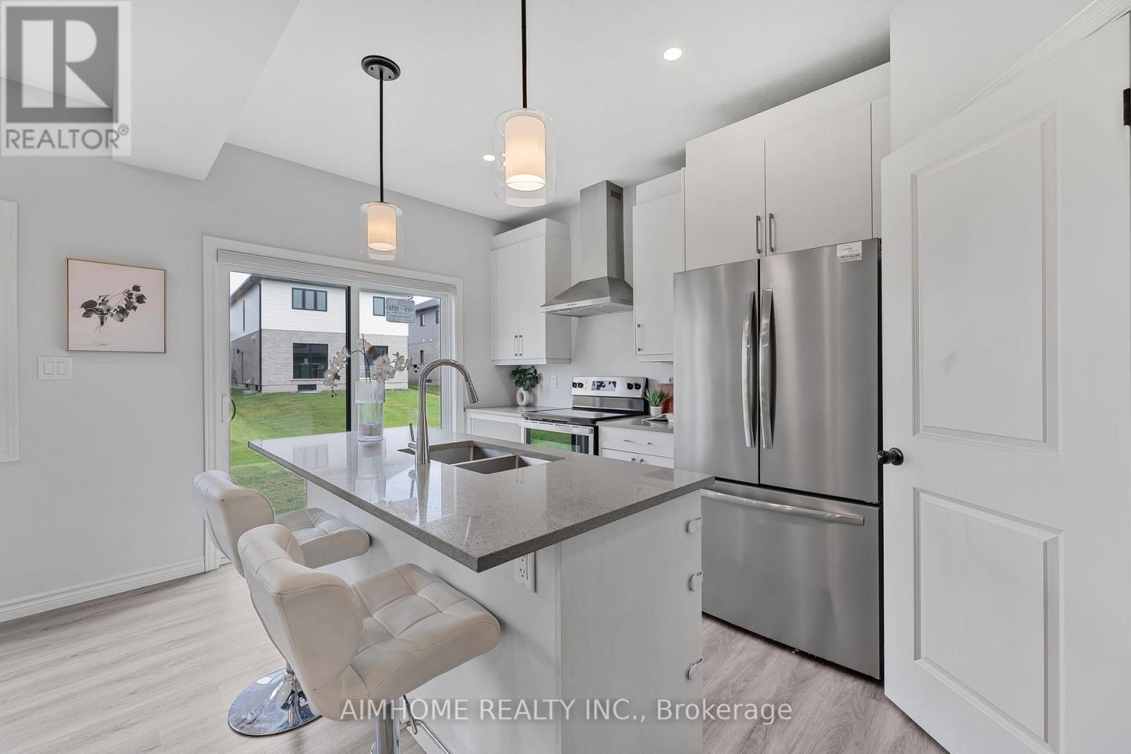 215 Byers Street, London South, Ontario  N6L 0J2 - Photo 10 - X12331911