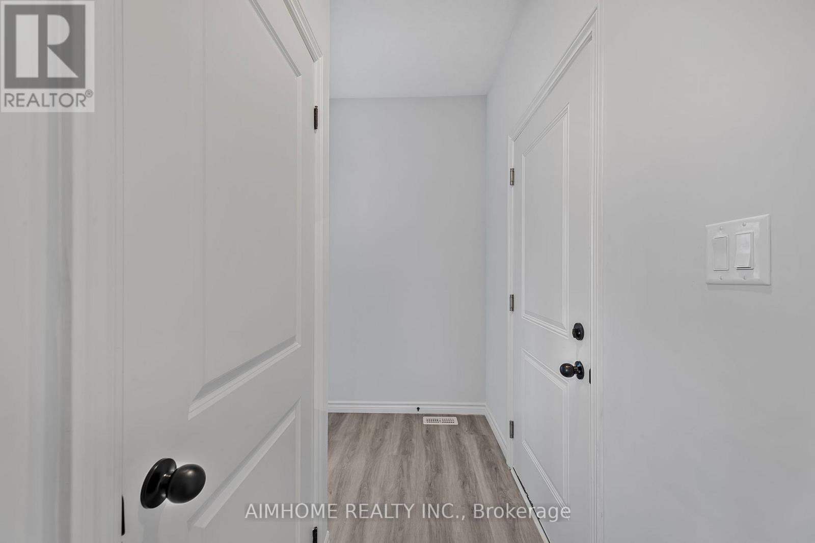 215 Byers Street, London South, Ontario  N6L 0J2 - Photo 15 - X12331911