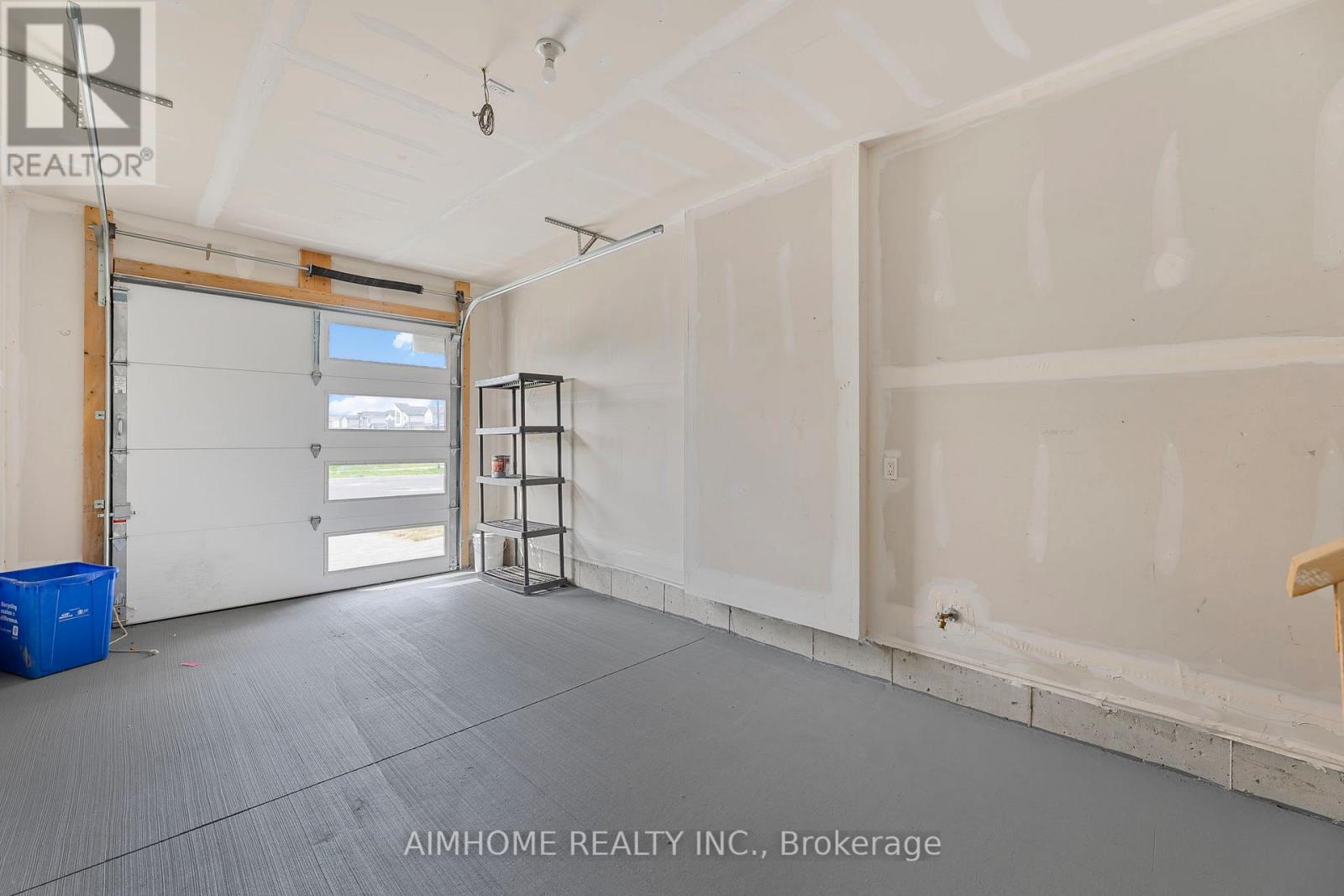 215 Byers Street, London South, Ontario  N6L 0J2 - Photo 16 - X12331911