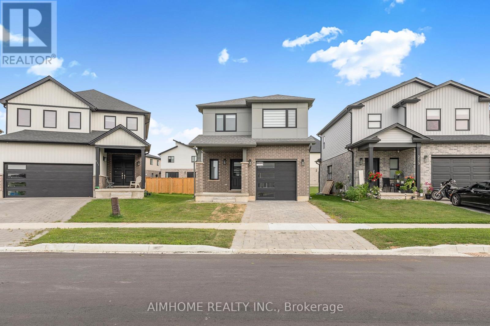 215 Byers Street, London South, Ontario  N6L 0J2 - Photo 2 - X12331911