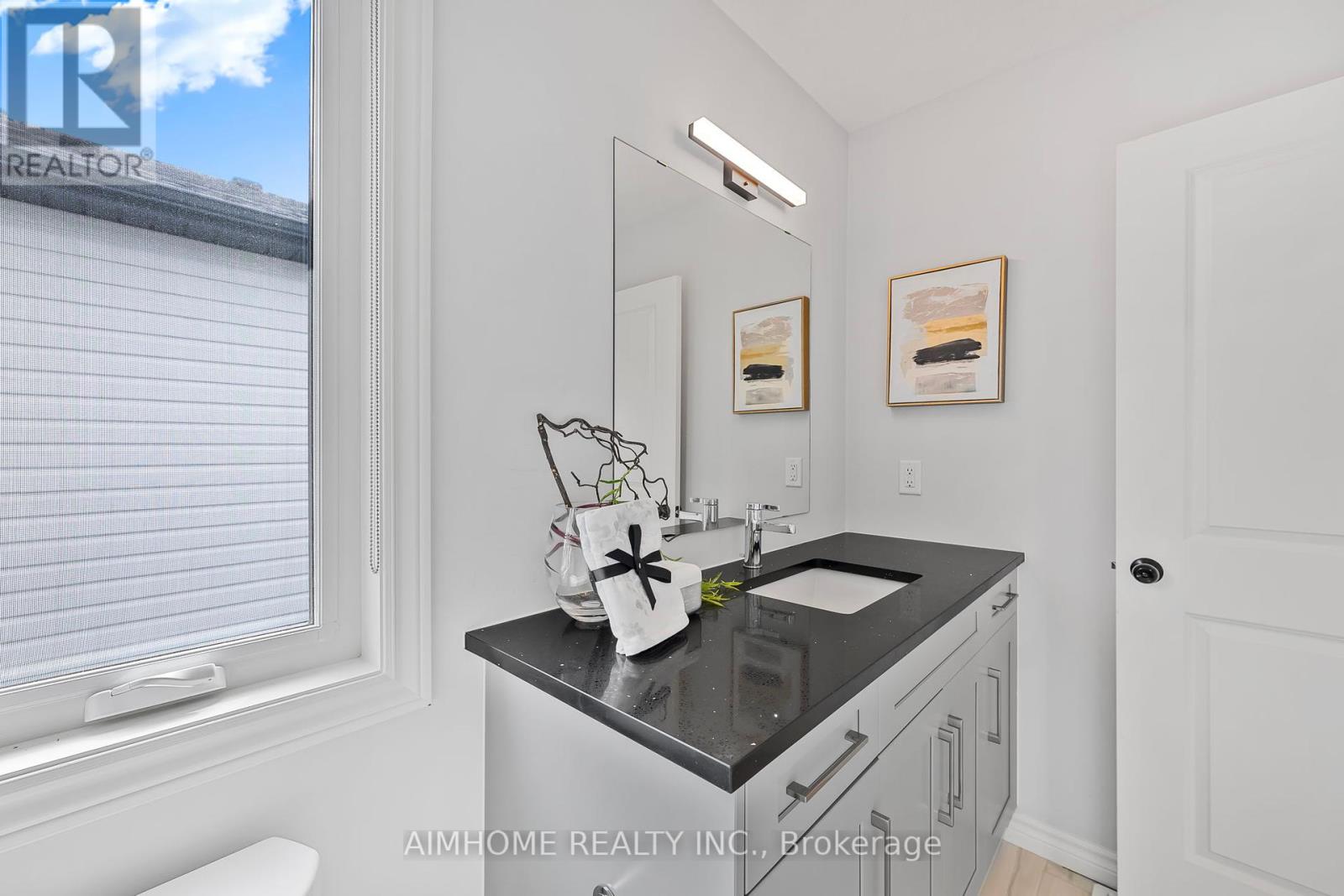 215 Byers Street, London South, Ontario  N6L 0J2 - Photo 21 - X12331911