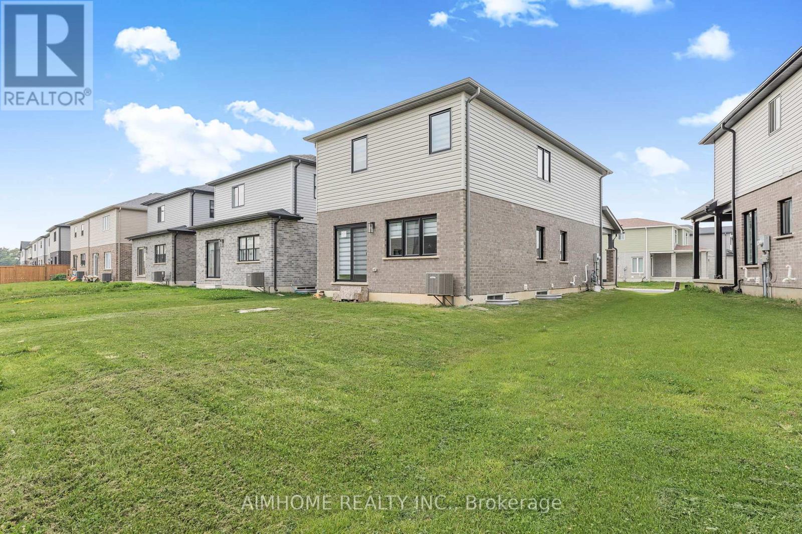215 Byers Street, London South, Ontario  N6L 0J2 - Photo 38 - X12331911