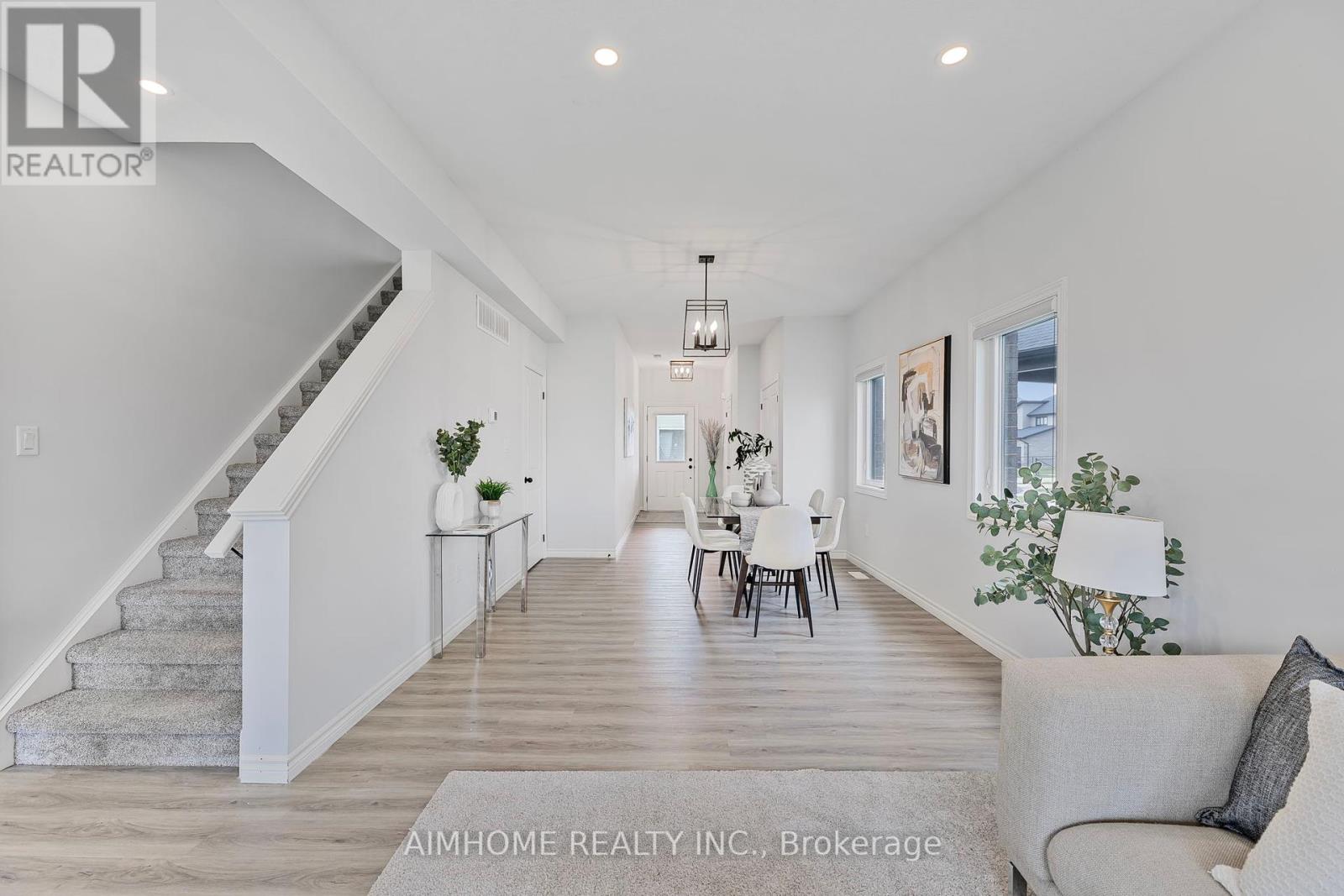 215 Byers Street, London South, Ontario  N6L 0J2 - Photo 7 - X12331911