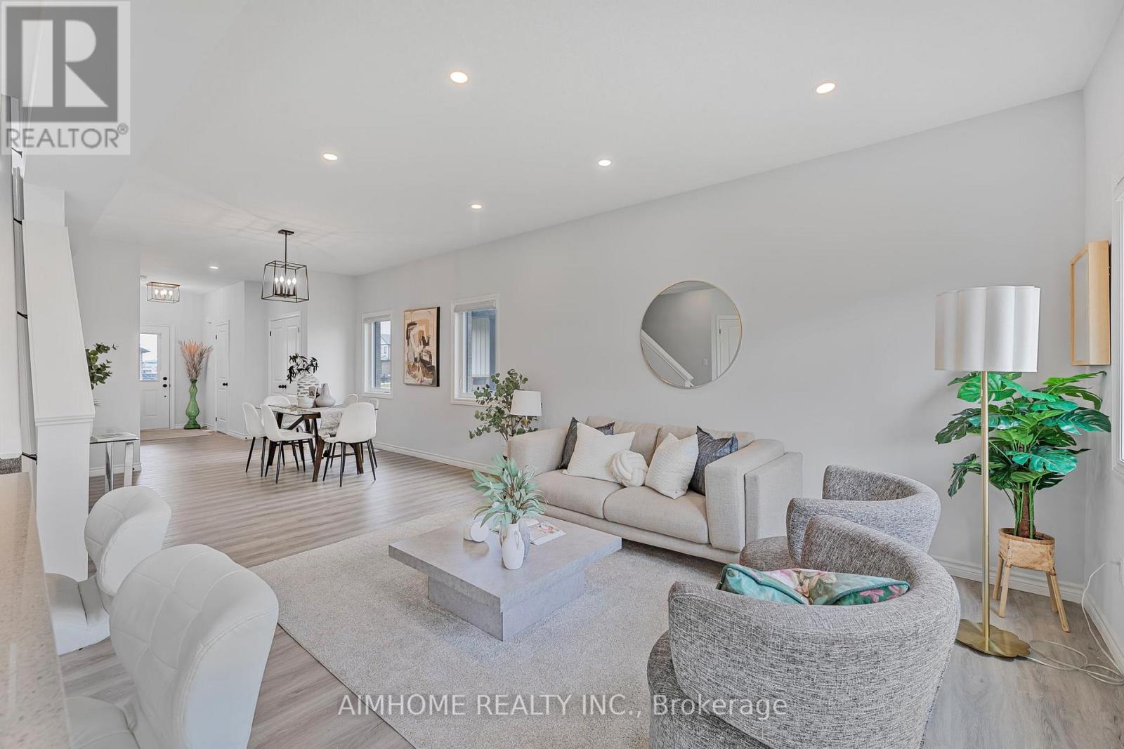 215 Byers Street, London South, Ontario  N6L 0J2 - Photo 8 - X12331911
