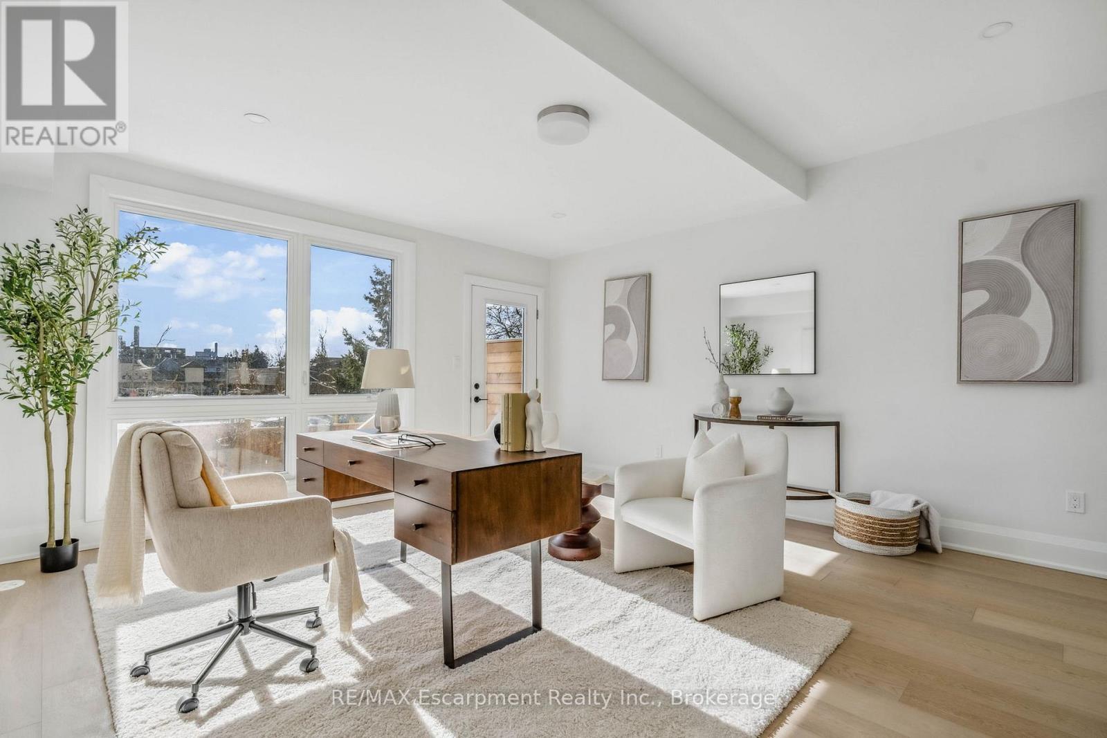 5 - 138 East Street, Oakville, Ontario  L6L 0H9 - Photo 2 - W12331955